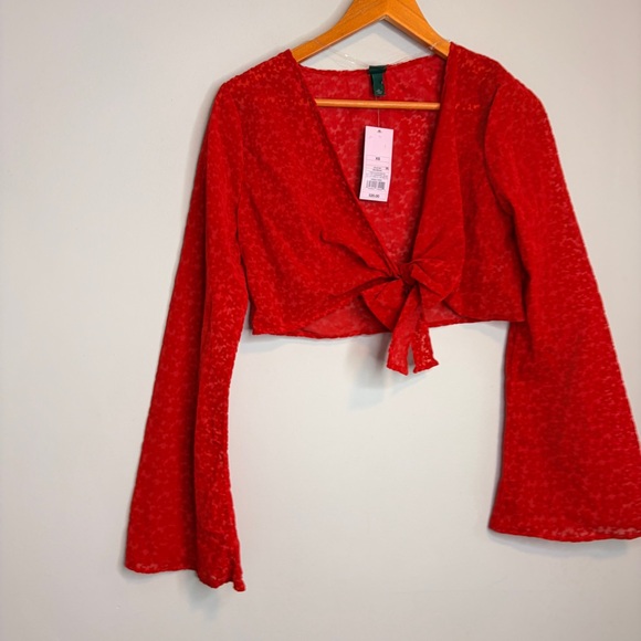 Wild Fable NWT Flirty Floeal Red Women's Top Tie Bell Sleeve - Picture 5 of 5
